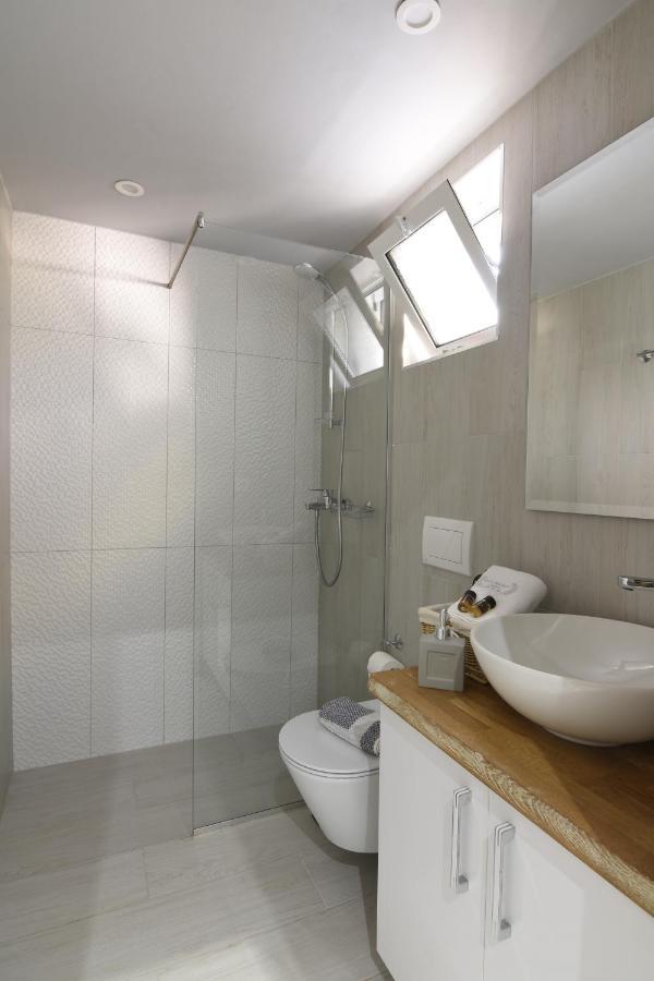 Great Alexander Suites Sarandë Exteriör bild