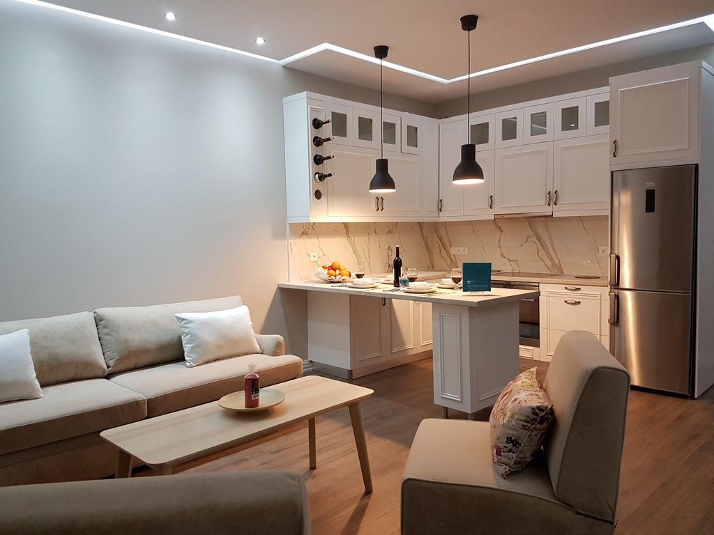 Great Alexander Suites Sarandë Exteriör bild