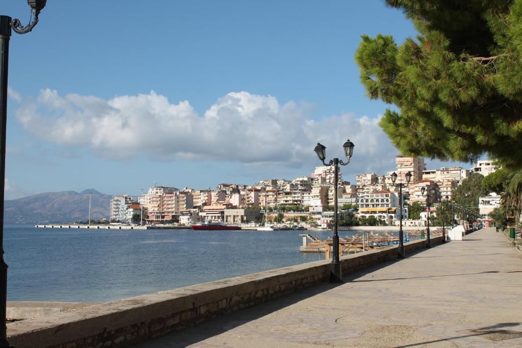 Great Alexander Suites Sarandë Exteriör bild