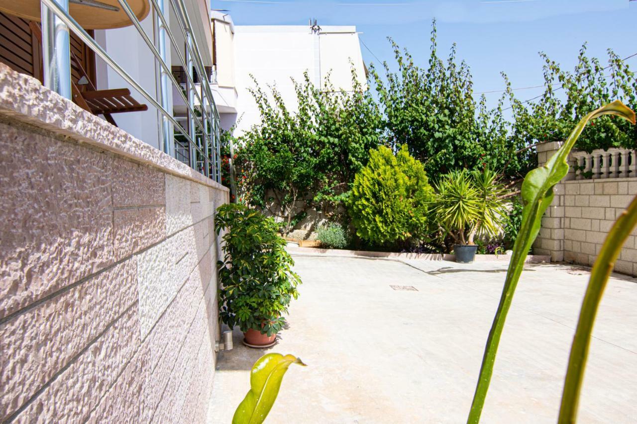 Great Alexander Suites Sarandë Exteriör bild