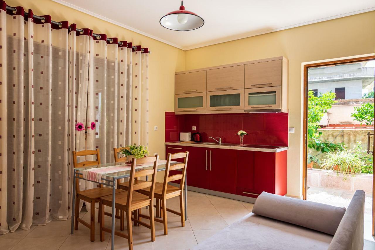 Great Alexander Suites Sarandë Exteriör bild
