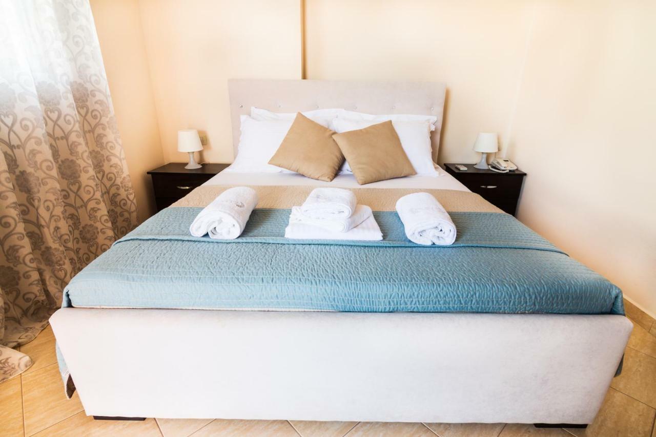 Great Alexander Suites Sarandë Exteriör bild