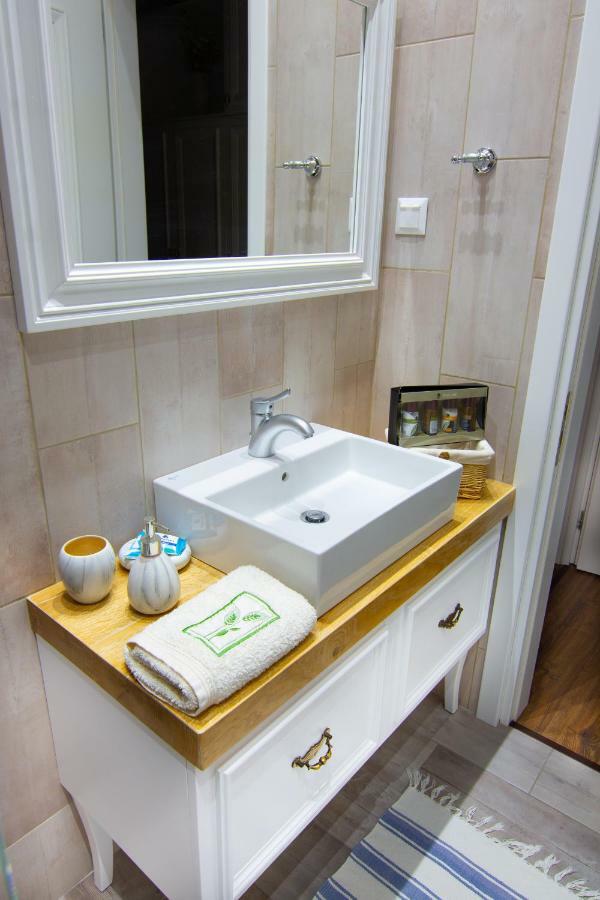 Great Alexander Suites Sarandë Exteriör bild