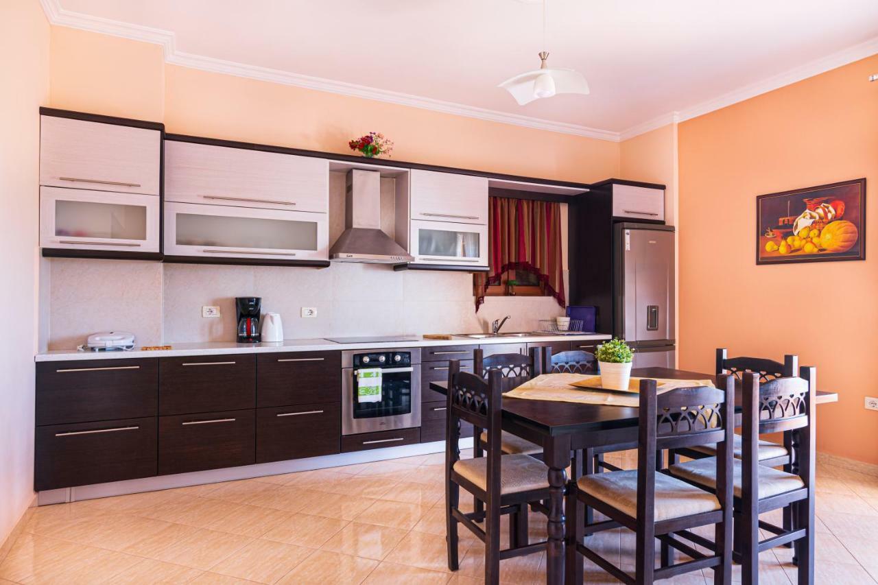 Great Alexander Suites Sarandë Exteriör bild